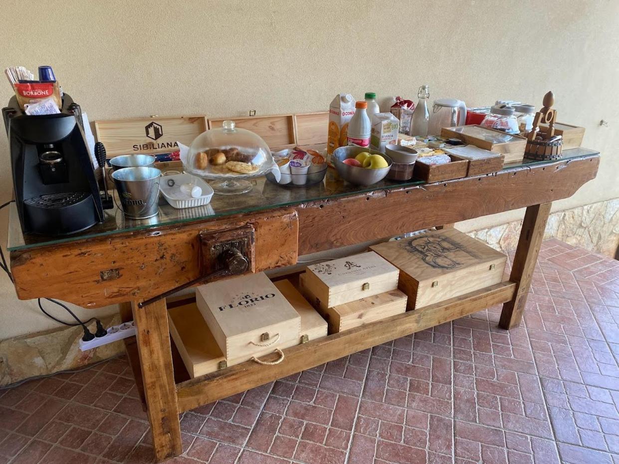 Baglio Olivastro Bed & Breakfast Digerbato Bagian luar foto